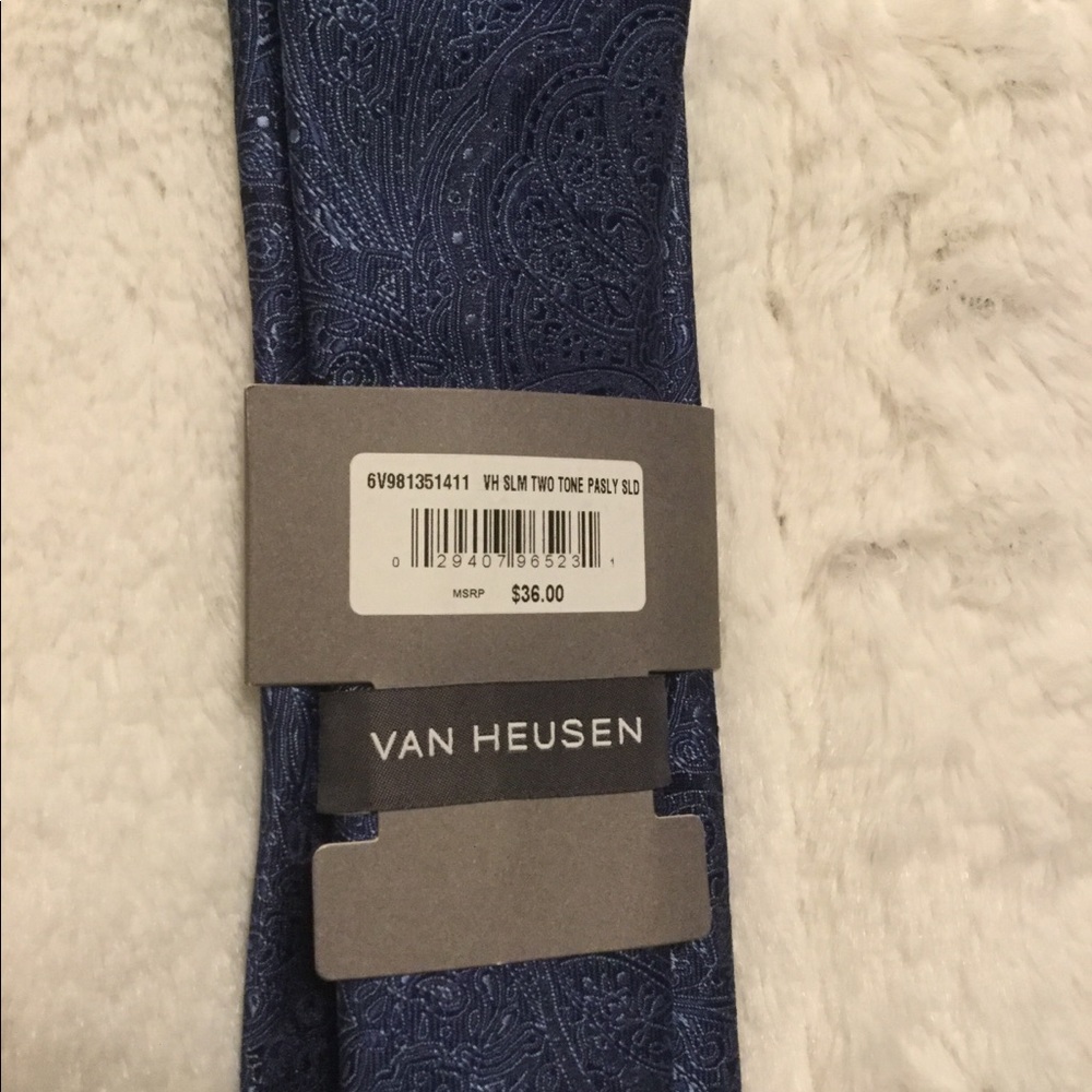 Blue Two tone paisley solid tie - Picture 5 of 5